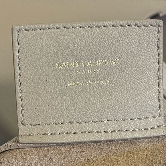 Beautiful Yves Saint Laurent BigBig Leather Tote - Picture 9 of 10